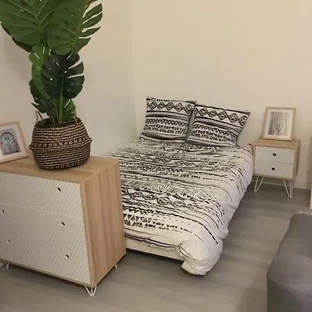 Apartament Appartement 25M2 A 2 Min Du Port La Seyne-sur-Mer